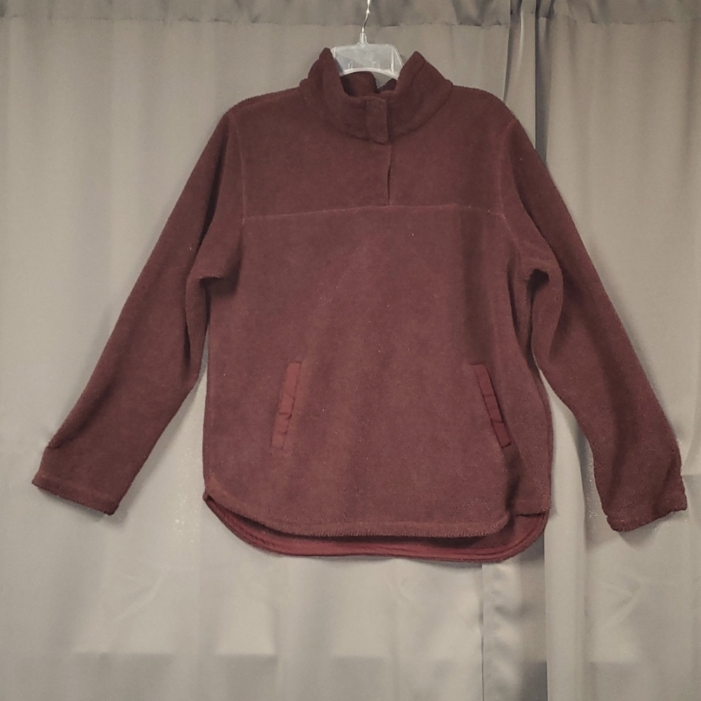 TS LARGE FLEECE PULL OVER WITH 4 SNAP CLOSURE